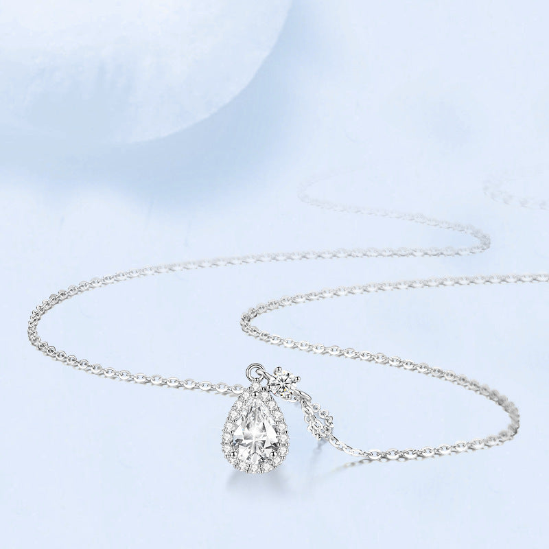 Shiny Diamond Water Drop Necklace