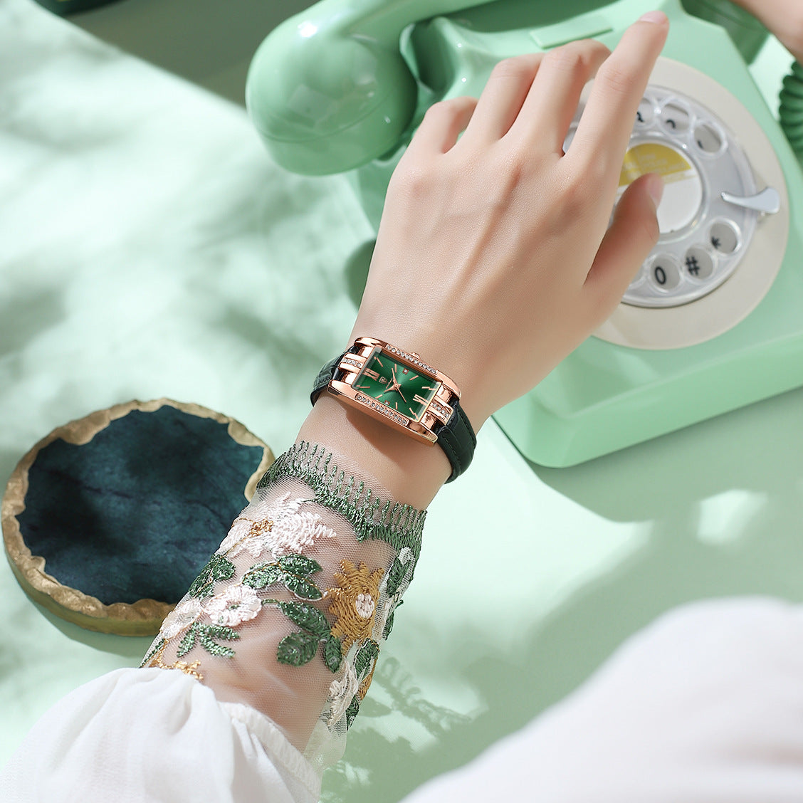 Ultra-thin Belt Watch