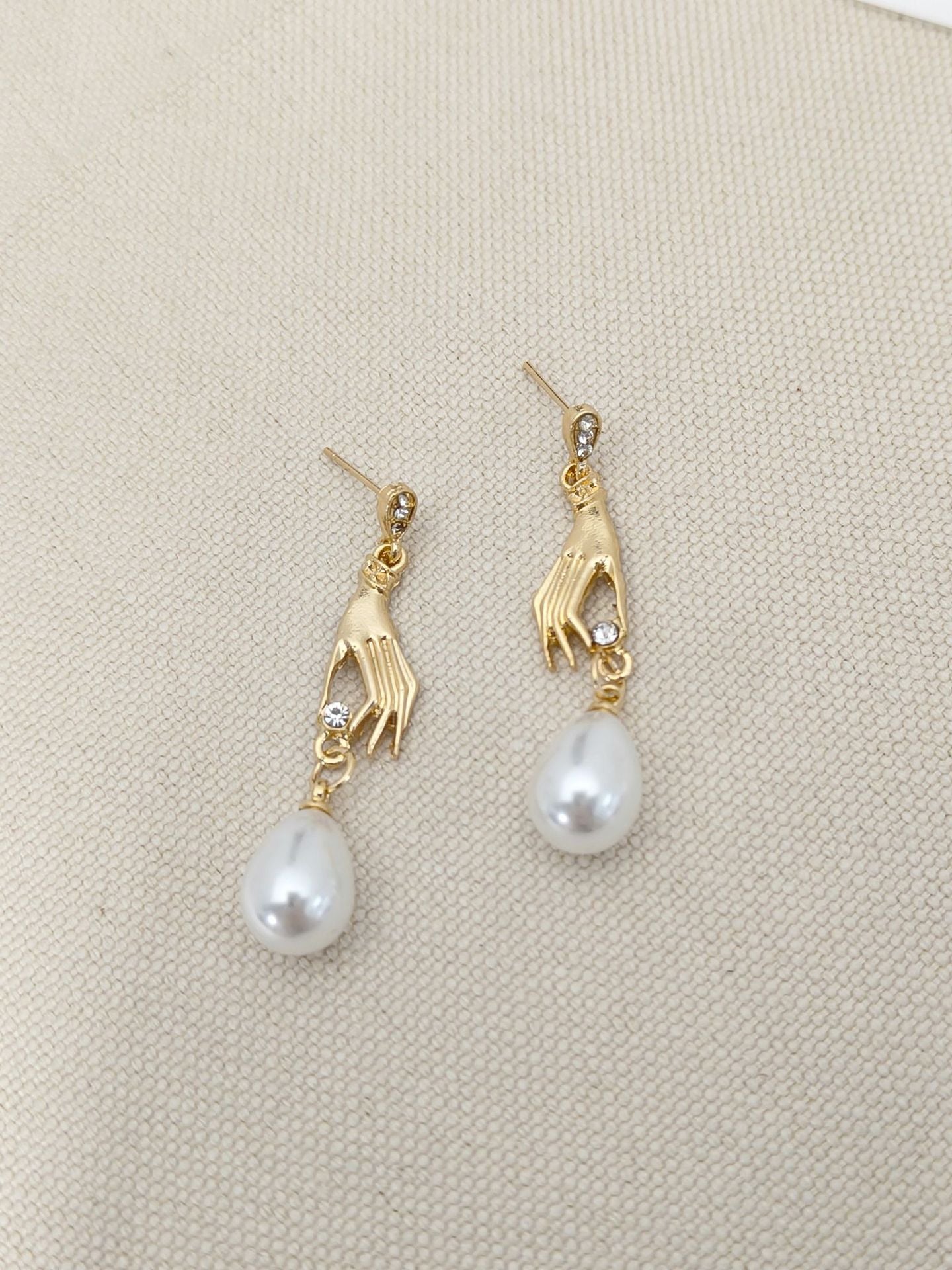 Palm Pearl Eardrops Earrings