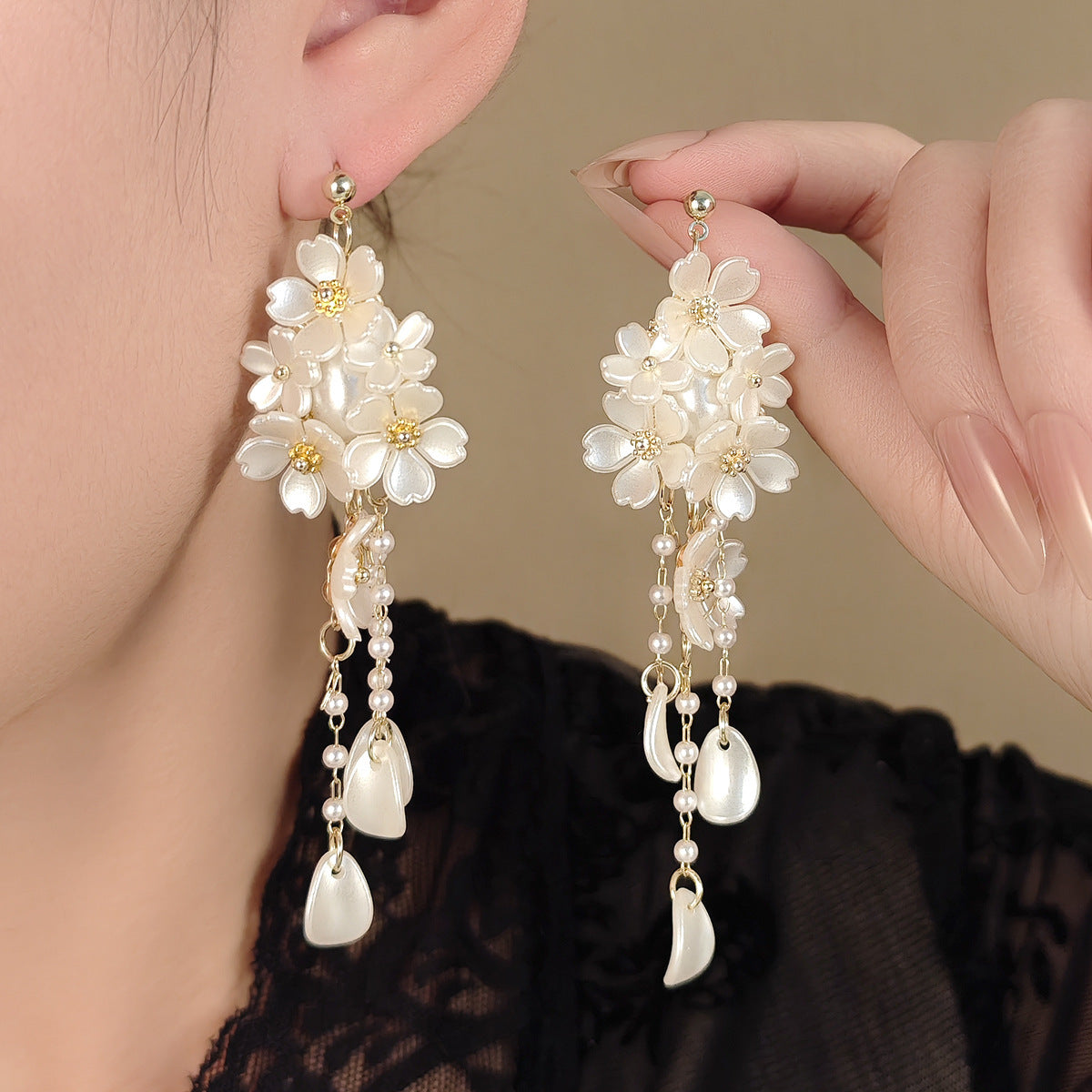 Flower Tassel Earrings Light Luxury