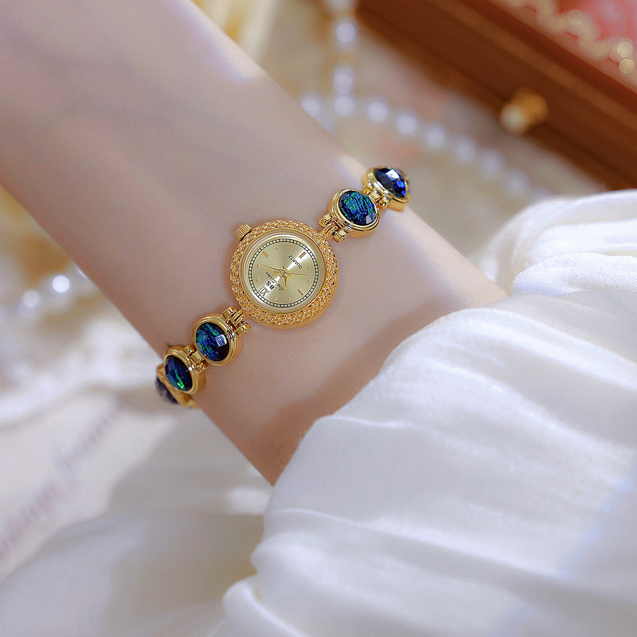Mid-ancient Light Malachite Bracelet Watch